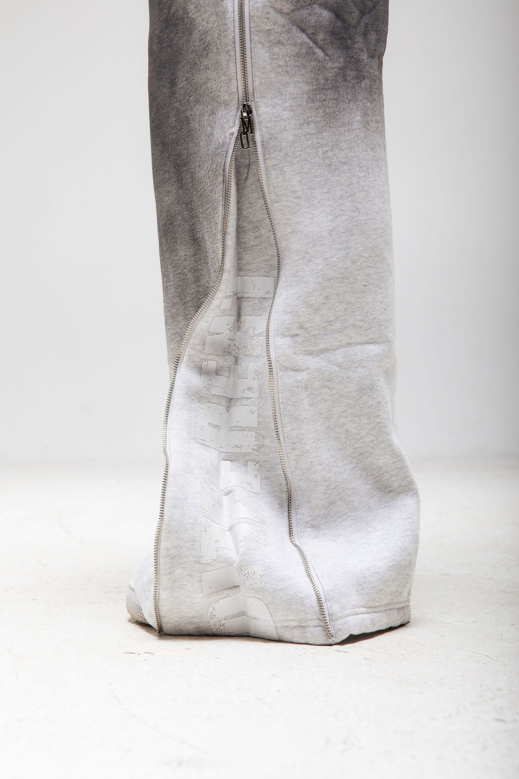 Flared straight sweats (grey)