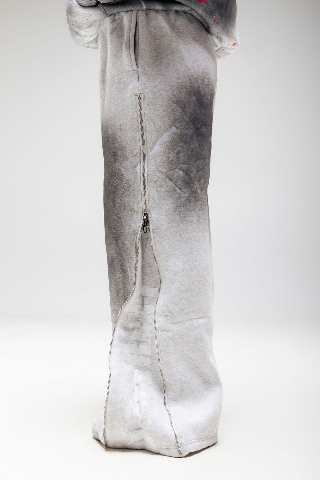 Flared straight sweats (grey)