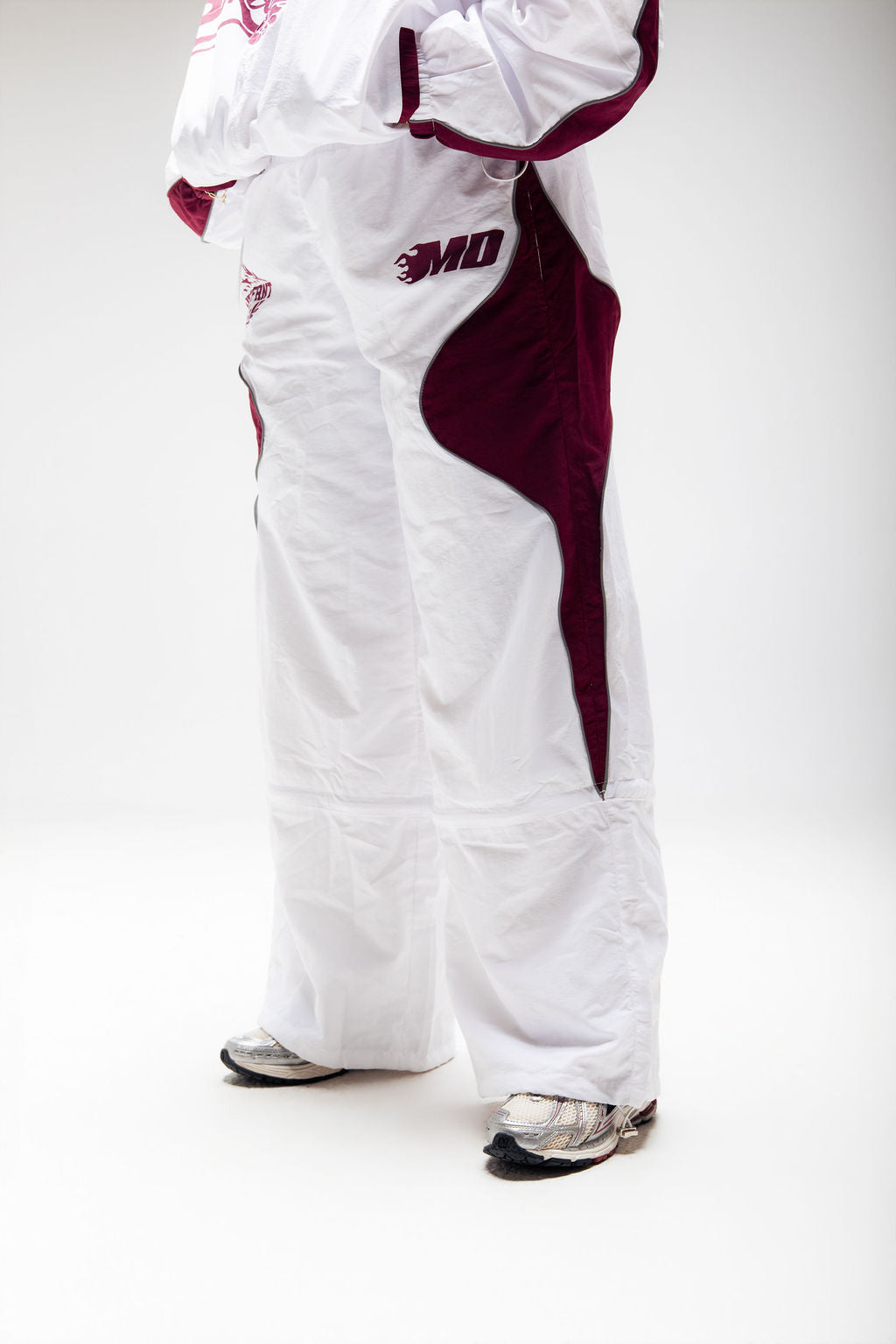 Emotions track pants (white/crimson)