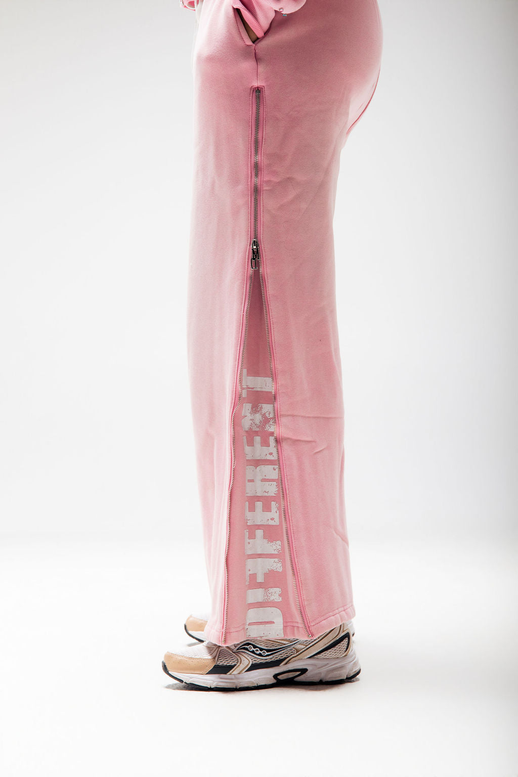 Flared straight sweats (pink)