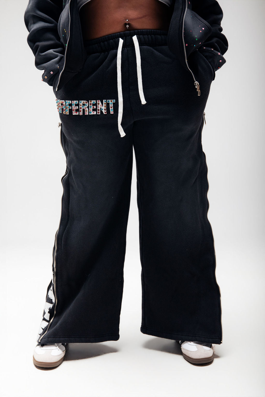 Flared straight sweats (black)